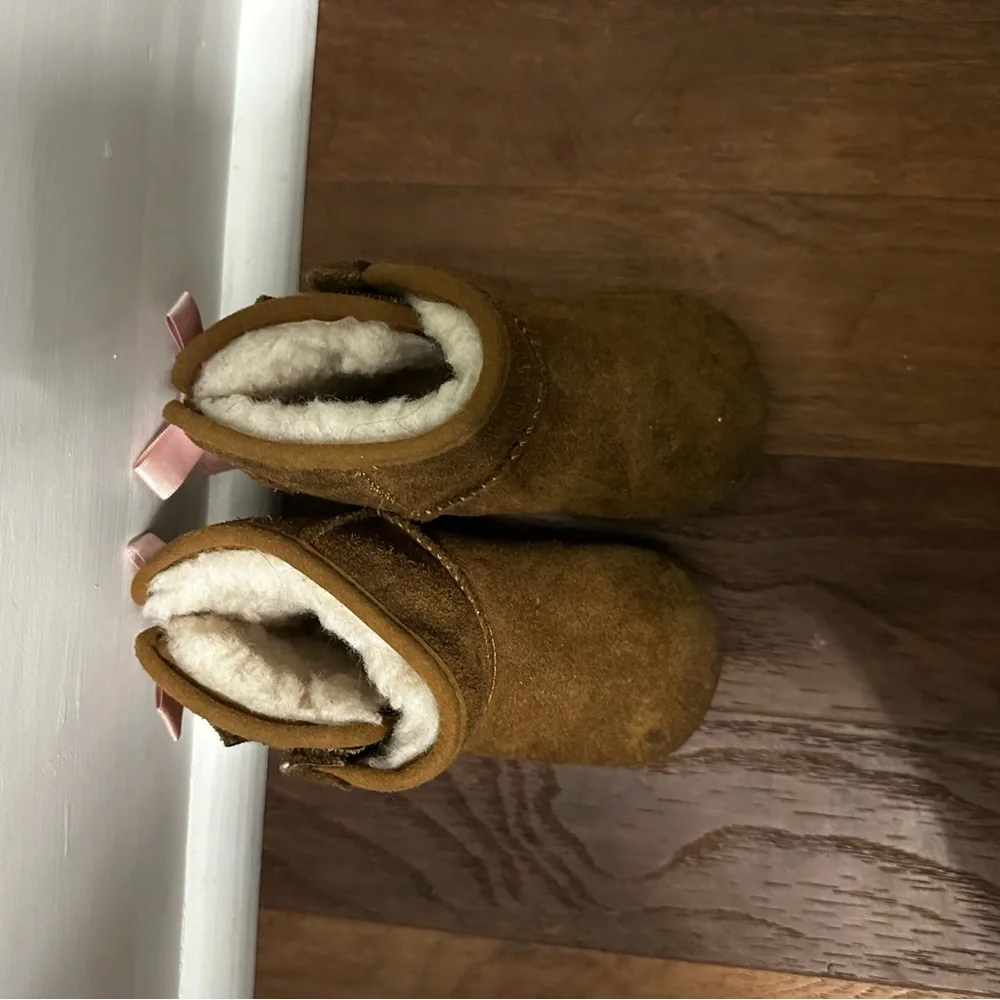 Ugg Bailey Bow 1st walker size 5C